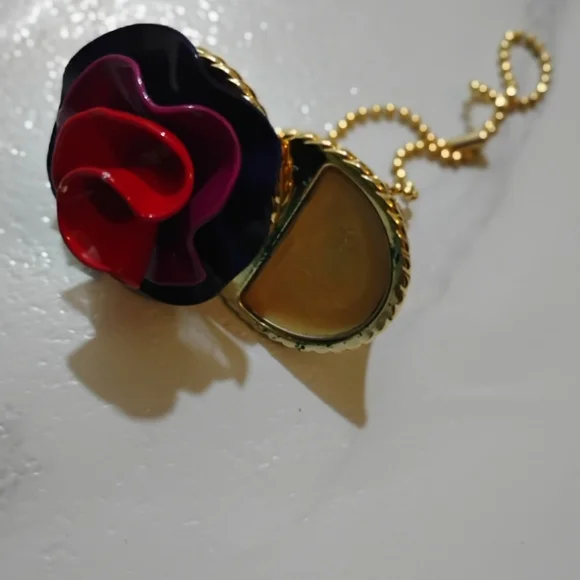 Vintage Lo La By Marc Jacobs Solid Perfume Rose Ring Eith Chain - Picture 5 of 6